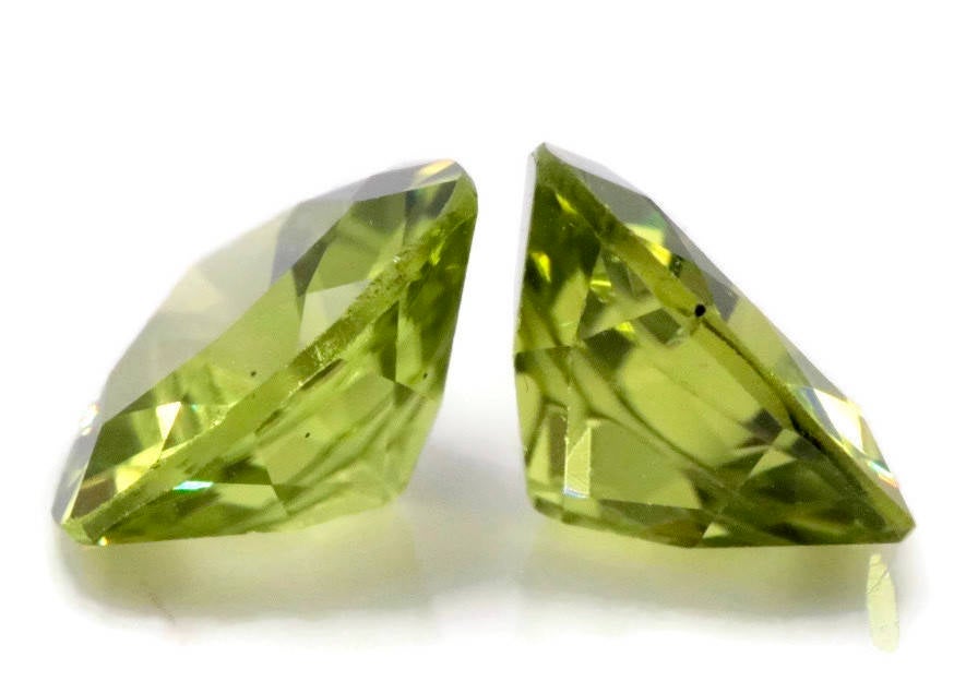 Peridot Trillion 9mm-Planet Gemstones