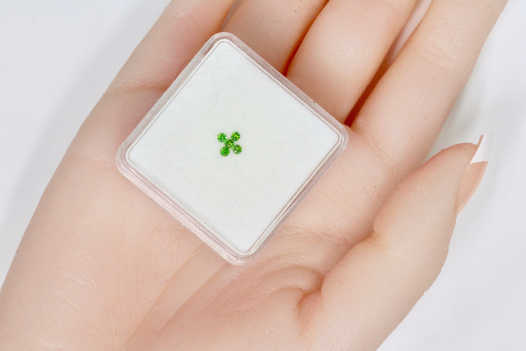 Chrome diopside round 2mm-Planet Gemstones