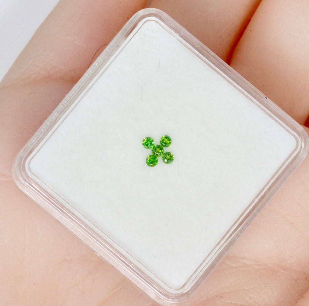 Chrome diopside round 2mm-Planet Gemstones