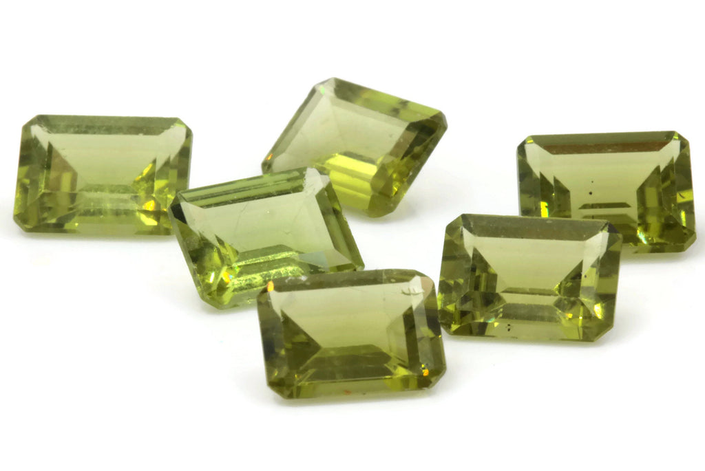 Peridot 9x7mm-Planet Gemstones
