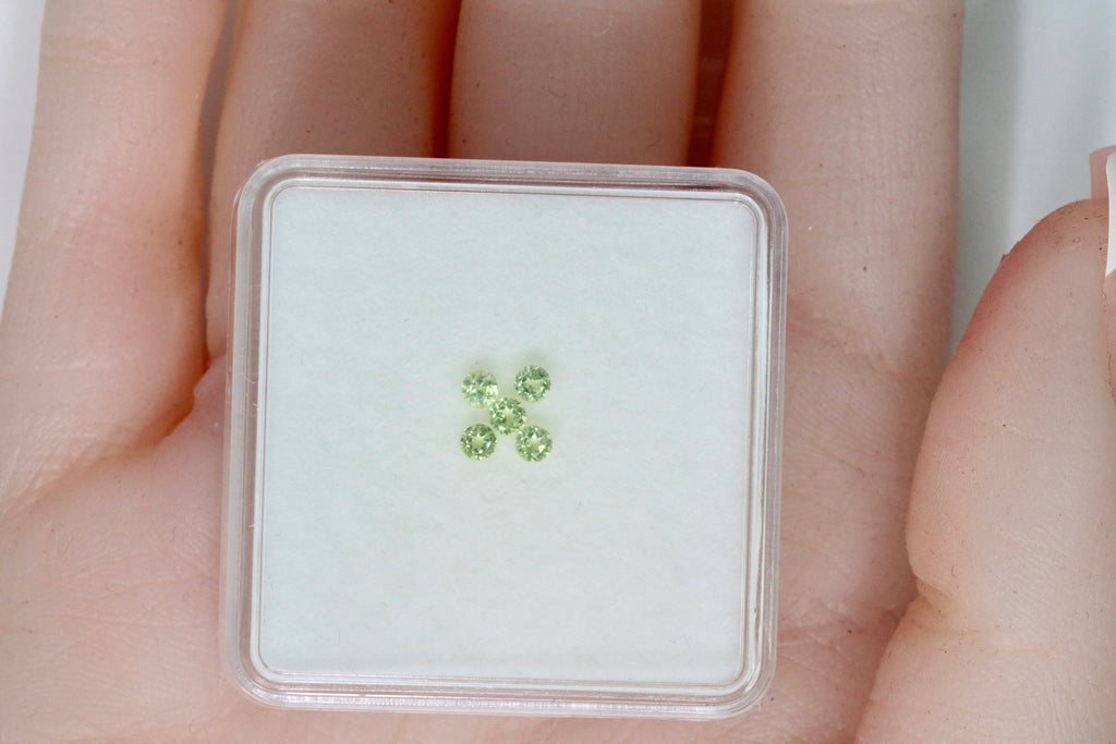 Peridot Round 2.5mm-Planet Gemstones